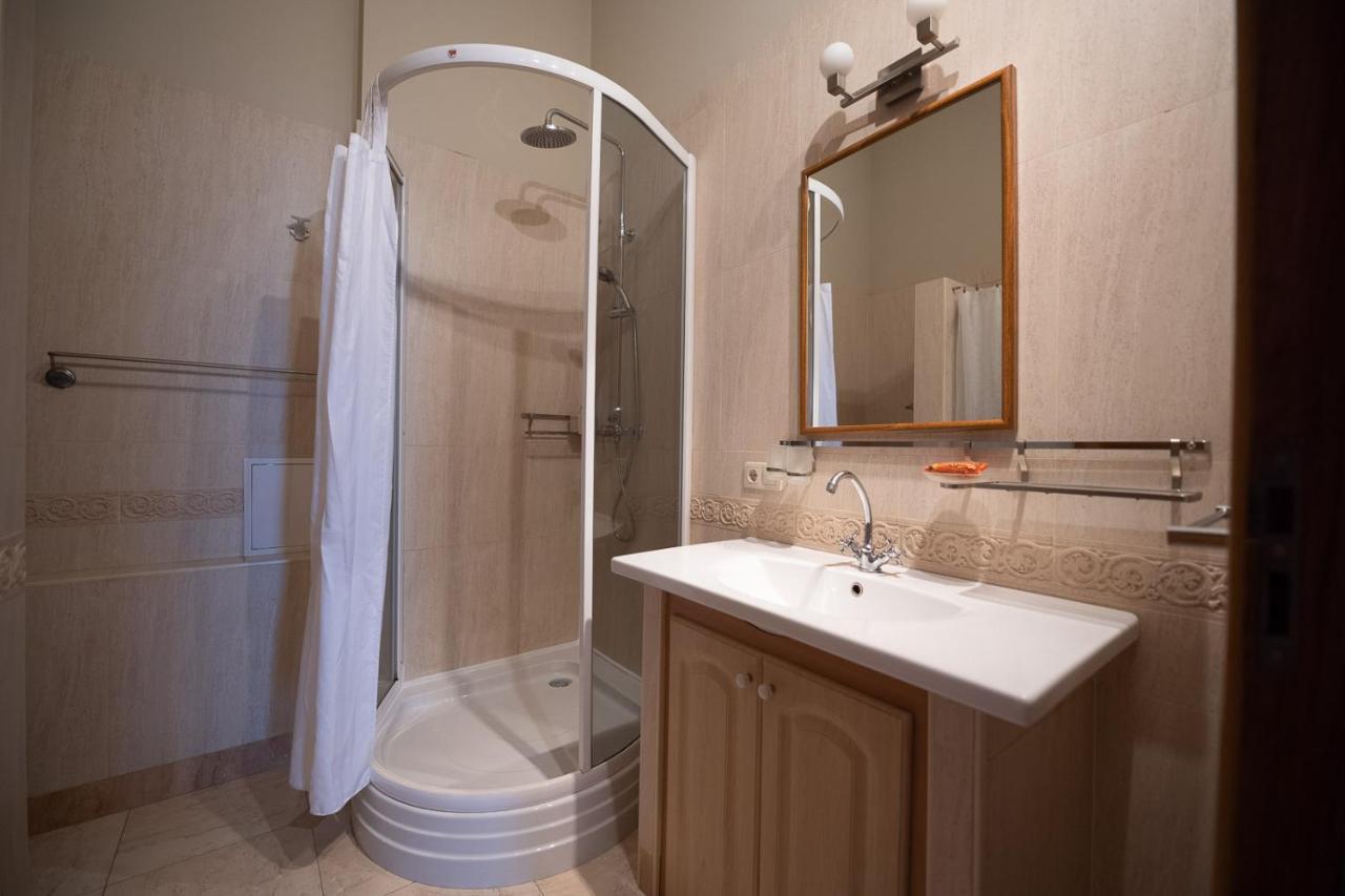Great 144 Sq.M. Apartment In The Center Of Київ Екстер'єр фото