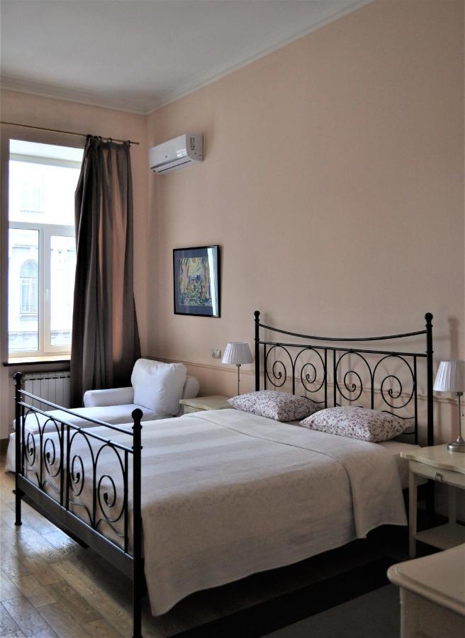 Great 144 Sq.M. Apartment In The Center Of Київ Екстер'єр фото